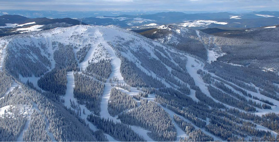 Okanagan Limousine offers an enjoyable private ski shuttle service to Apex Mountain ski resort.